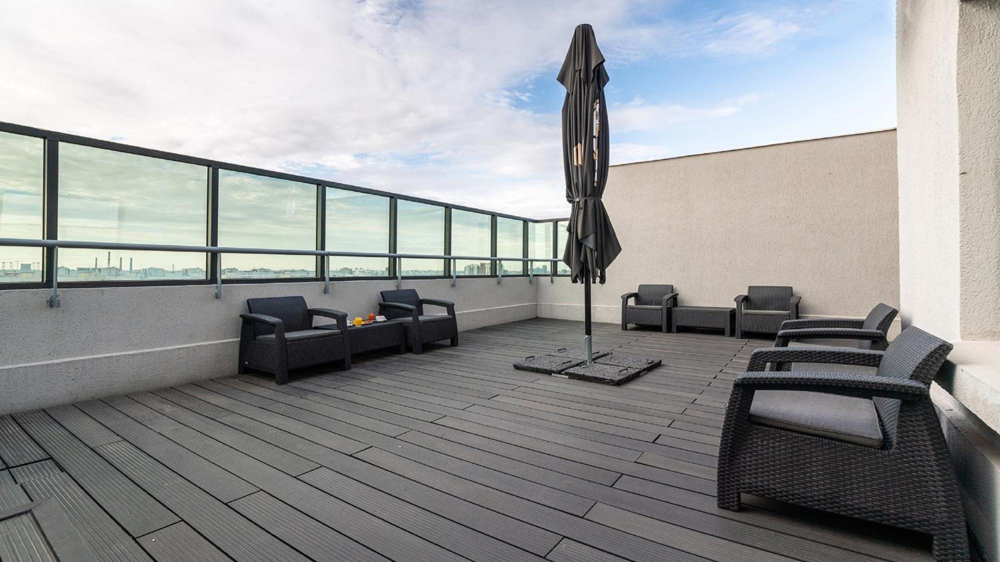 Holiday Inn Bucharest - Times, An Ihg Hotel Exteriör bild